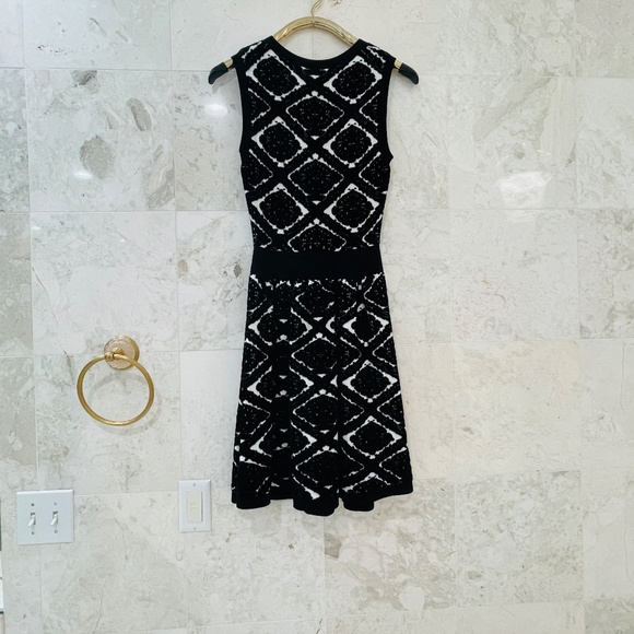 SANDRO {M} Mini Dress Black White Printed Geometric - Picture 6 of 7
